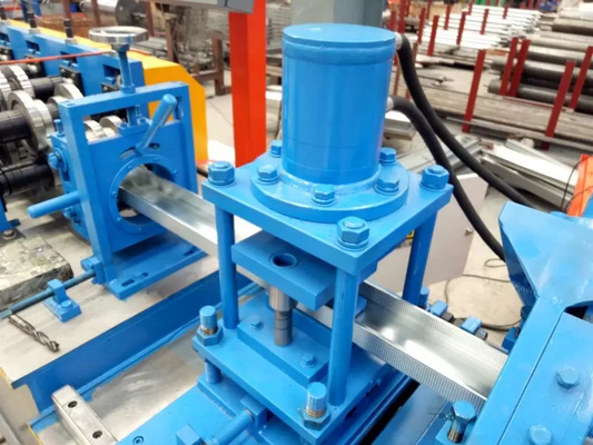 galvanized light gauge steel framing roll forming machine with servo motor