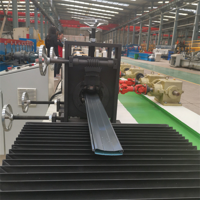 7.5kw Shutter Door Roll Forming Machine PU Roller Shutter Door Making Machine